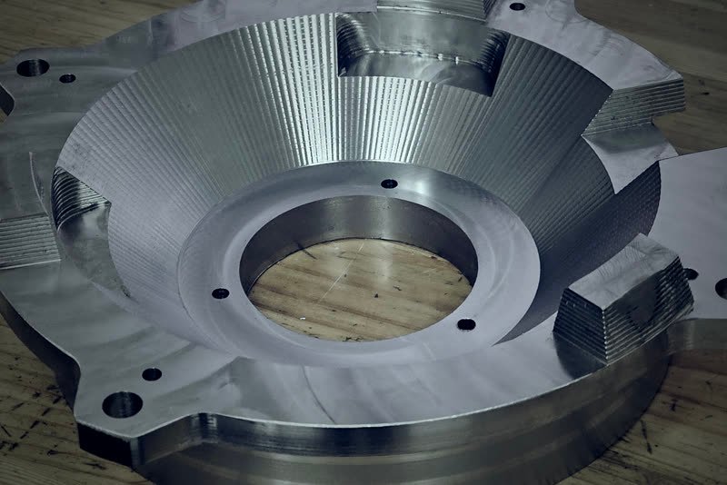 Aluminiowa tarcza z promieniowymi kieszeniami frezowanymi CNC